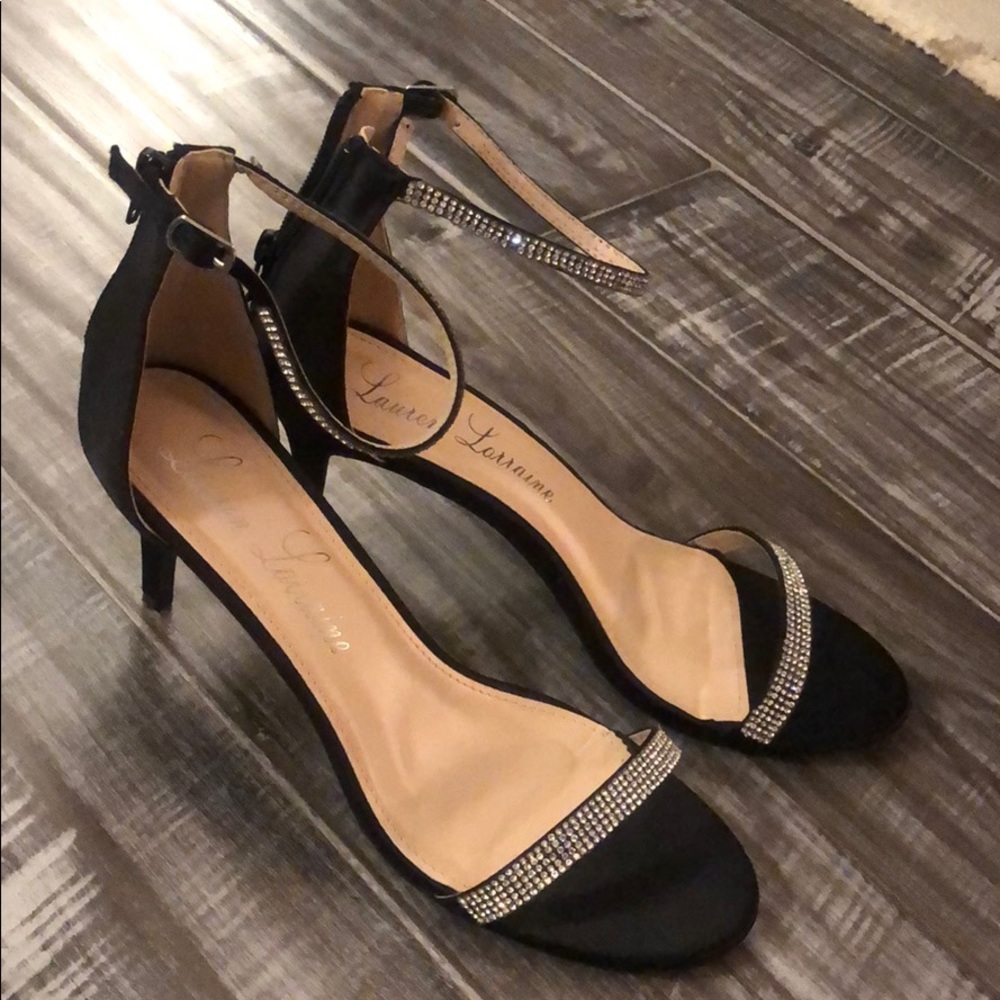 Black kitten heel size 9